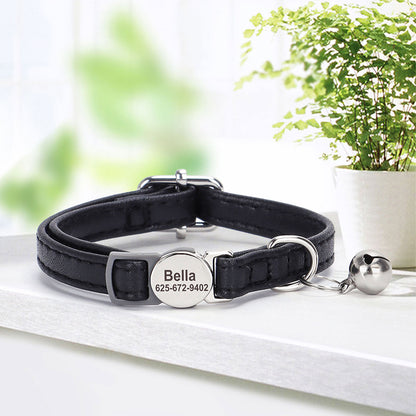 Collier pour chat en cuir PU noir avec plaque gravée “Bella” et clochette