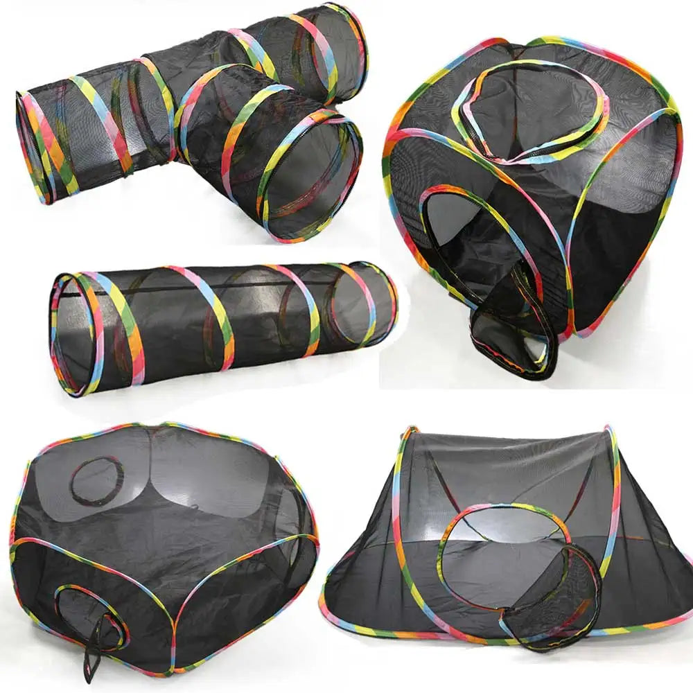 Tunnel pliable pour chat en tissu noir, ouvertures rondes et lanières multicolores.