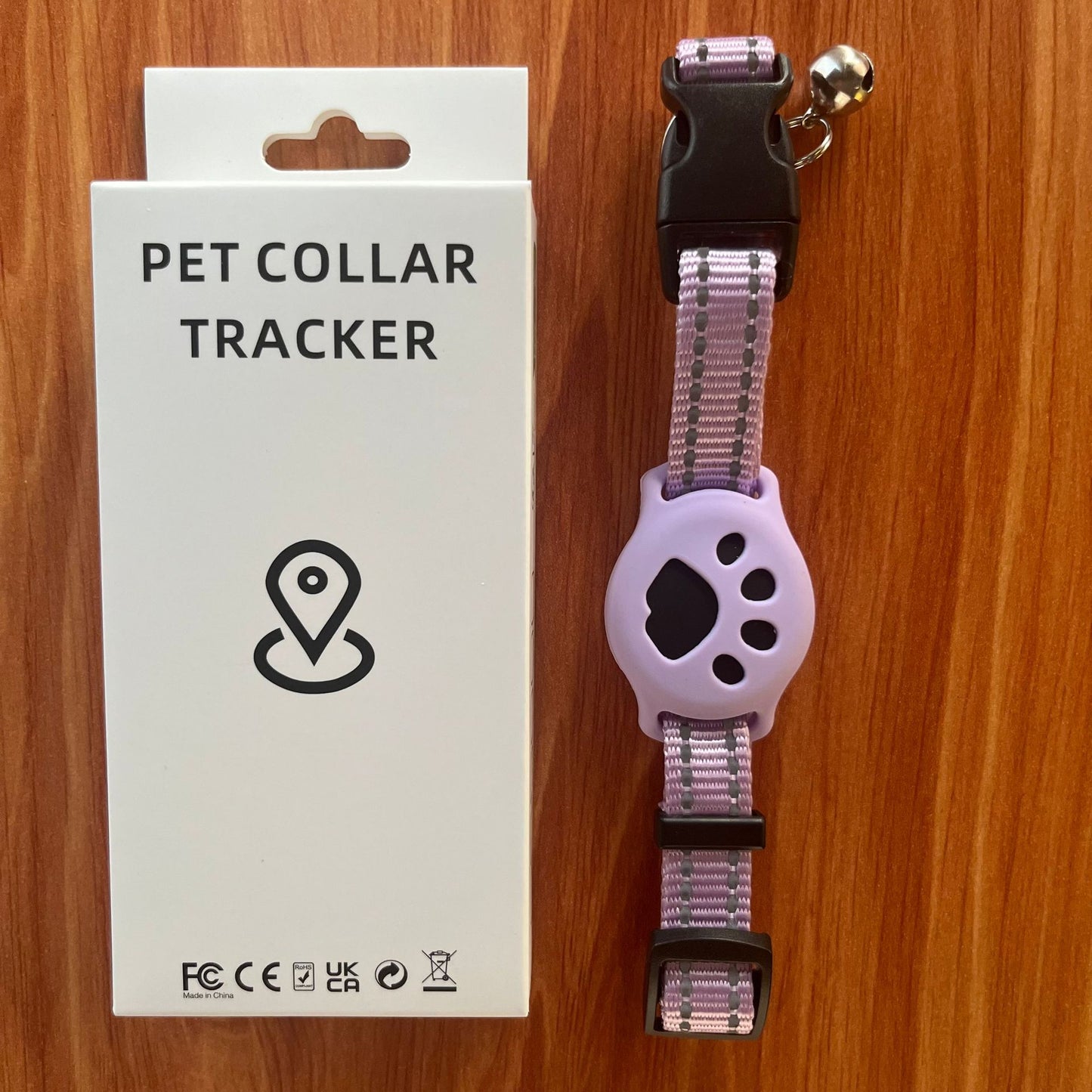 Collier GPS traceur violet, sangle tressée et pendentif grelot motif patte