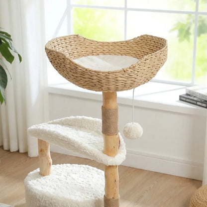 Arbre à chat : panier en osier suspendu, poteaux en bois naturel, base en peluche