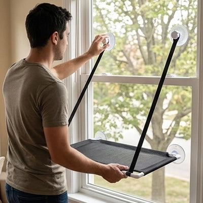 Hamac de fenêtre pour chat gris avec ventouses rondes et sangles noires, toile tendue