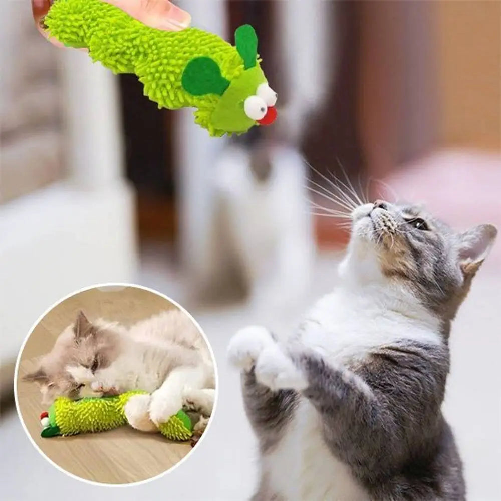 Jouet mâcher pour chat en peluche verte, souris blanche à nez rouge.