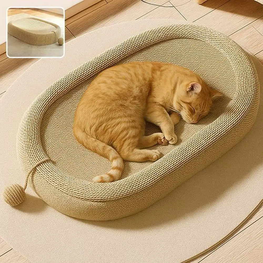 Griffoir pour chat beige en coussin ovale, anneau intérieur et boule pendante