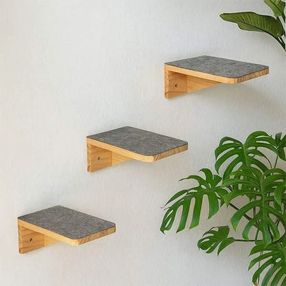 Ensemble d’escalier mural en bois avec trois plateformes grises pour chat