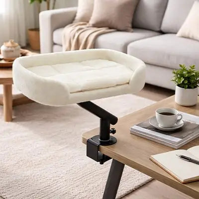 Lit pour chat beige clair avec coussin moelleux et support noir à fixation