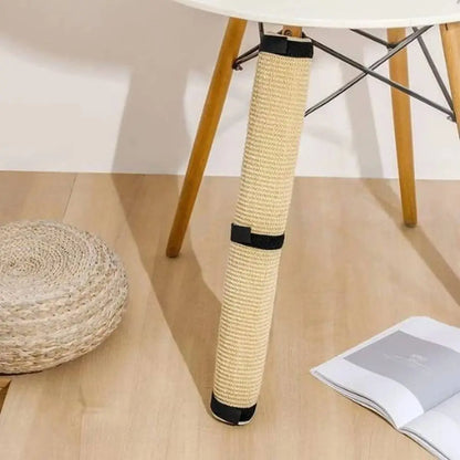 Griffoir pour chat sur poteau en sisal beige, embouts noirs