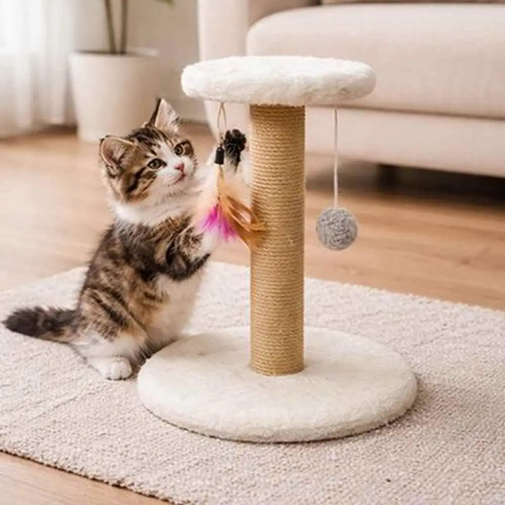Griffoir pour chat à base ronde blanche, poteau sisal beige, anneau et plume suspendus