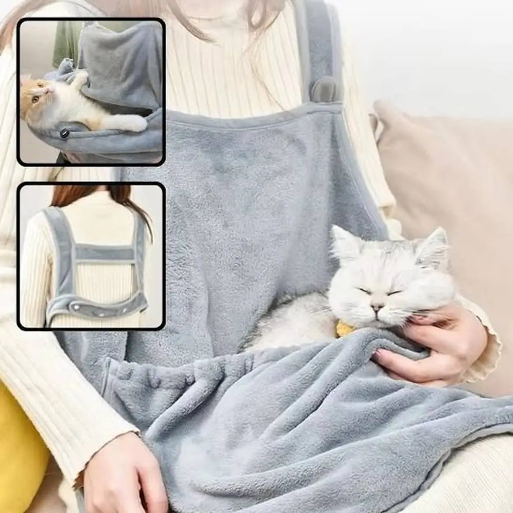 Couchage pour chat gris en hamac, rabat intérieur et chat blanc endormi