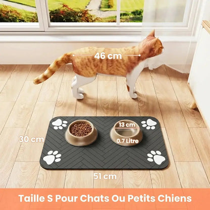 Tapis de gamelle pour chat gris foncé rectangulaire avec motifs pattes blanches