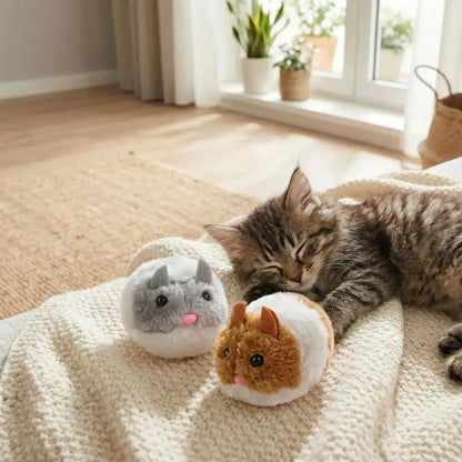 Lot de jouets en peluche pour chaton, souris grise et brune sur le tapis