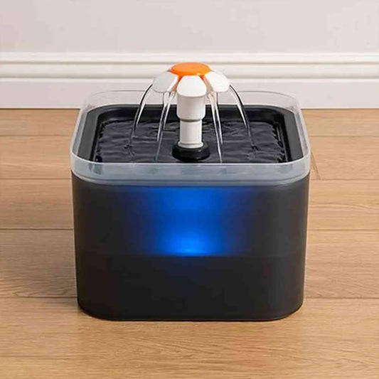 Fontaine à eau pour chat HydroSilence, base noire et réservoir avec jet à LED bleue