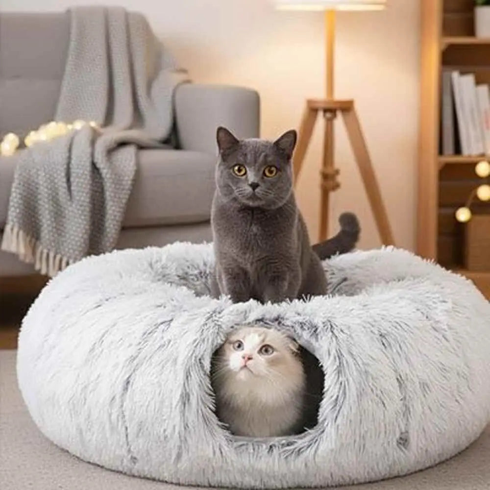 Niche ronde pour chat en peluche gris clair, avec ouverture centrale et rebords moelleux