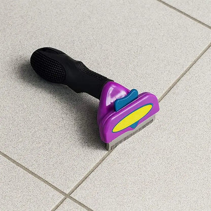 Brosse pour chat à poils courts PurFect, poignée noire et tête violette