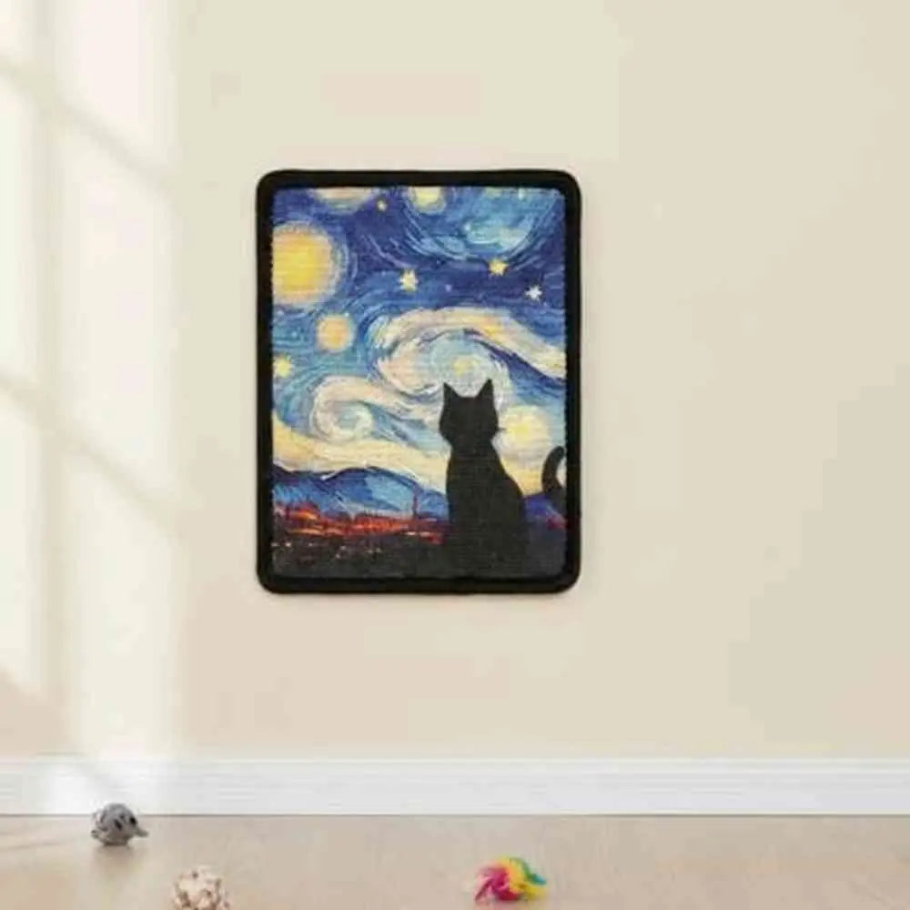 Griffoir mural pour chat avec cadre noir et illustration nuit, sans chat visible