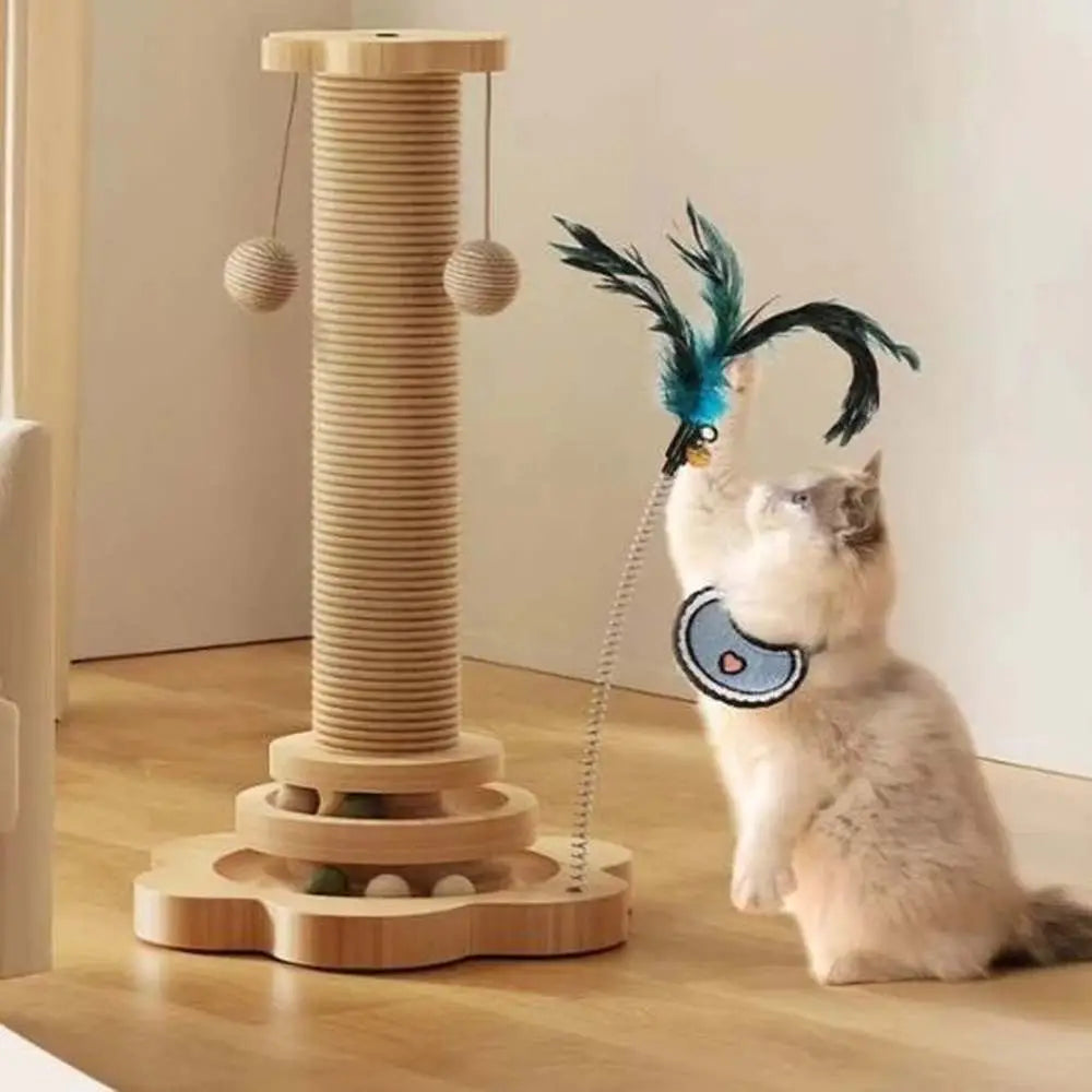 Tour de griffoir pour chat en bois clair, poteau en sisal et jouet à plumes suspendu