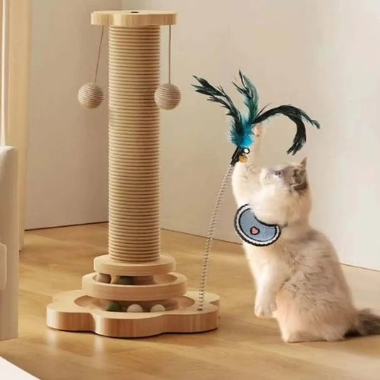Tour de griffoir pour chat en bois clair, poteau en sisal et jouet à plumes suspendu