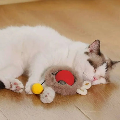 Jouet interactif pour chat : disque rouge et balle jaune sur souris en peluche