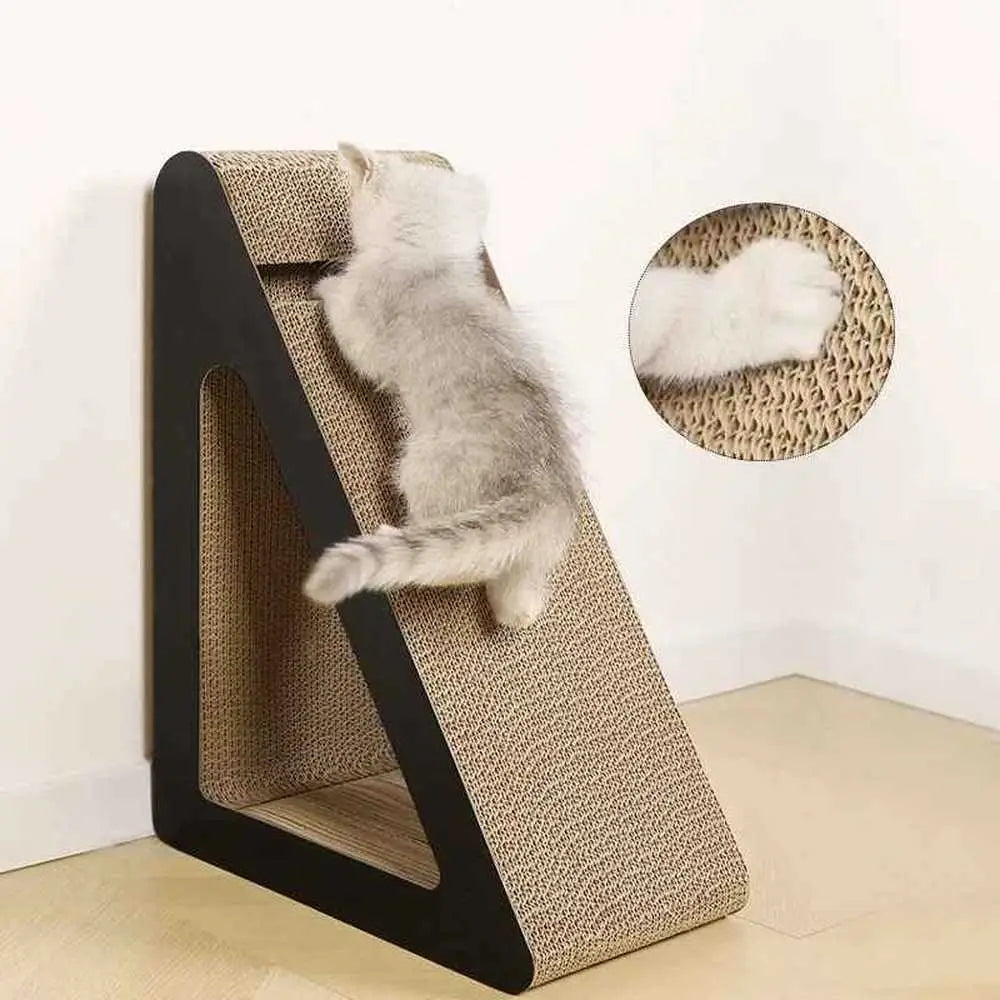 Griffoir triangulaire 2 en 1 pour chat, surface de grattage beige et cadre noir