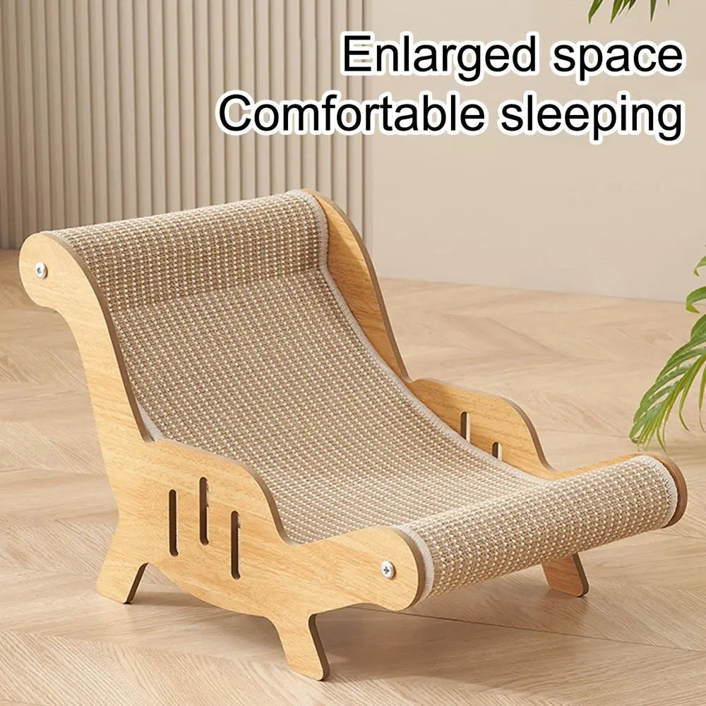 Fauteuil-griffoir pour chat beige en sisal tissé, dossier arrondi et base en bois clair