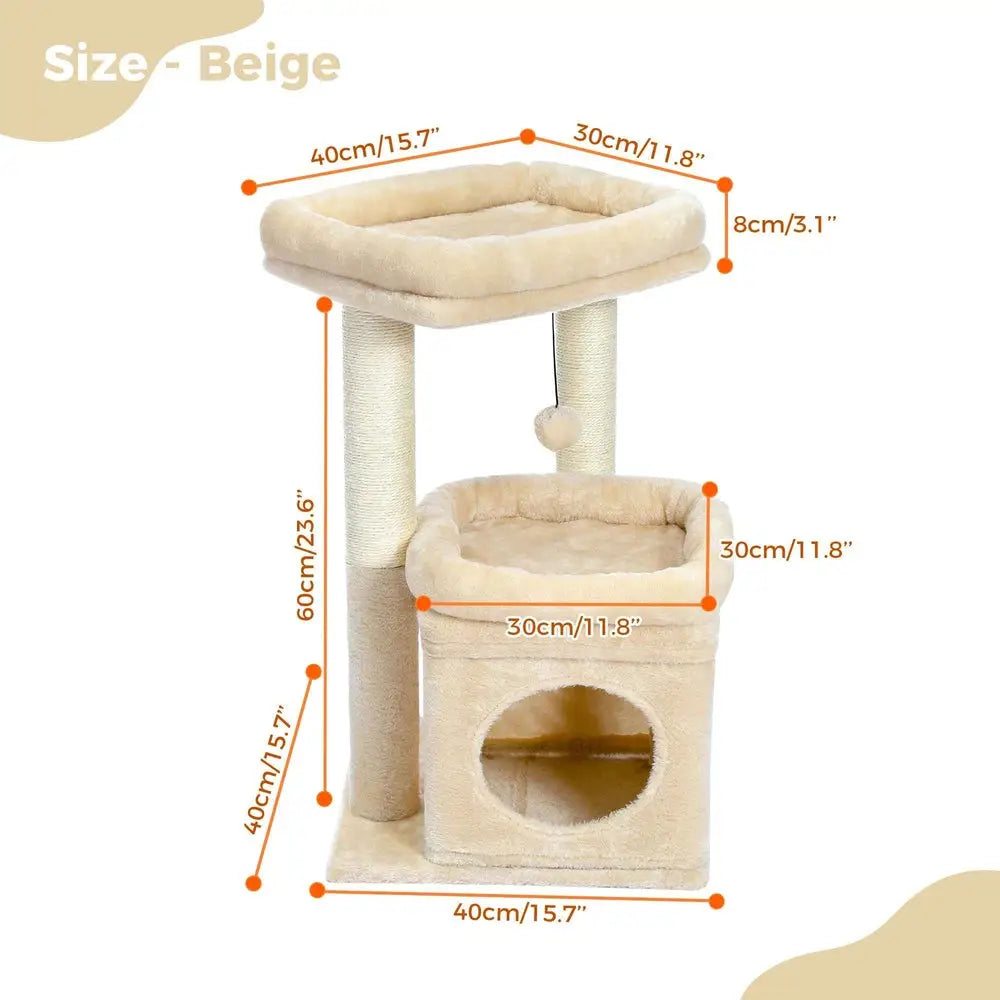 Tour à griffer en peluche beige, plateforme, poteaux à griffer et niche en façade.