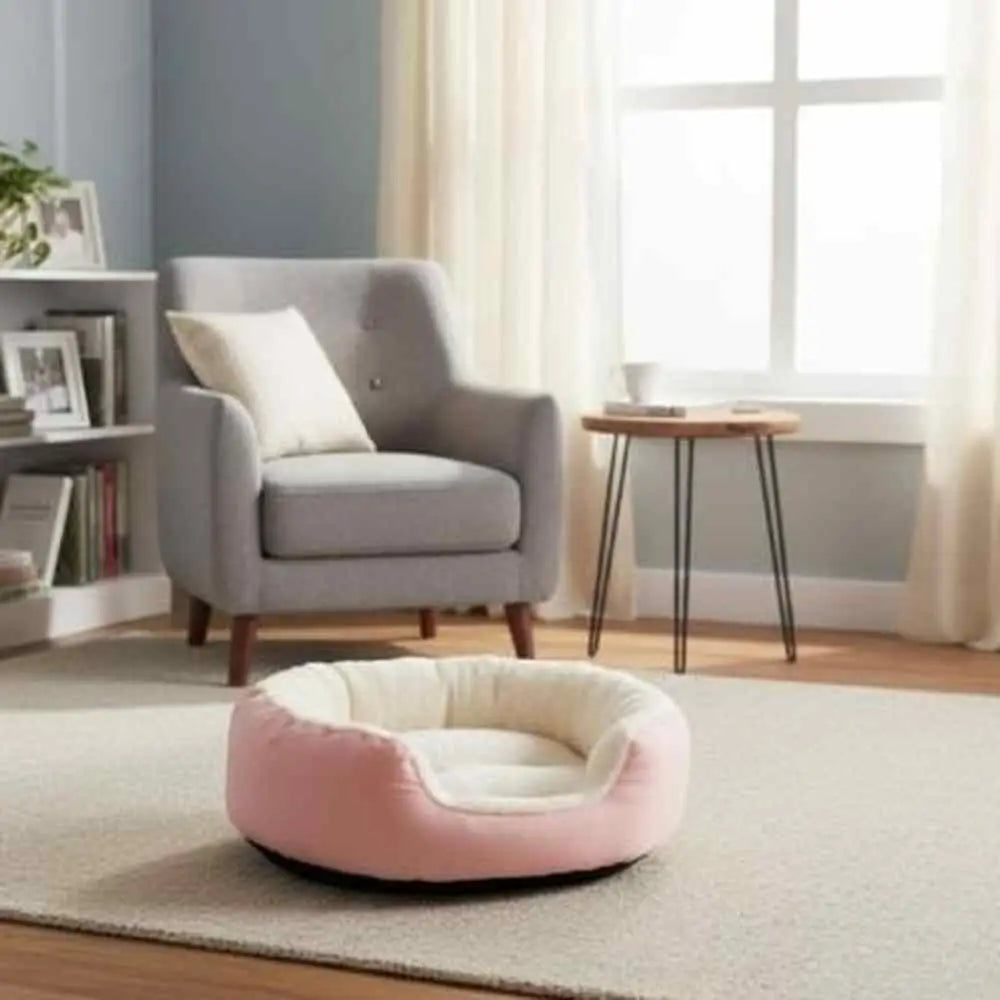 Panier pour chat Cozy Elegance rose, lit rond avec coussin intérieur blanc, sans chat.