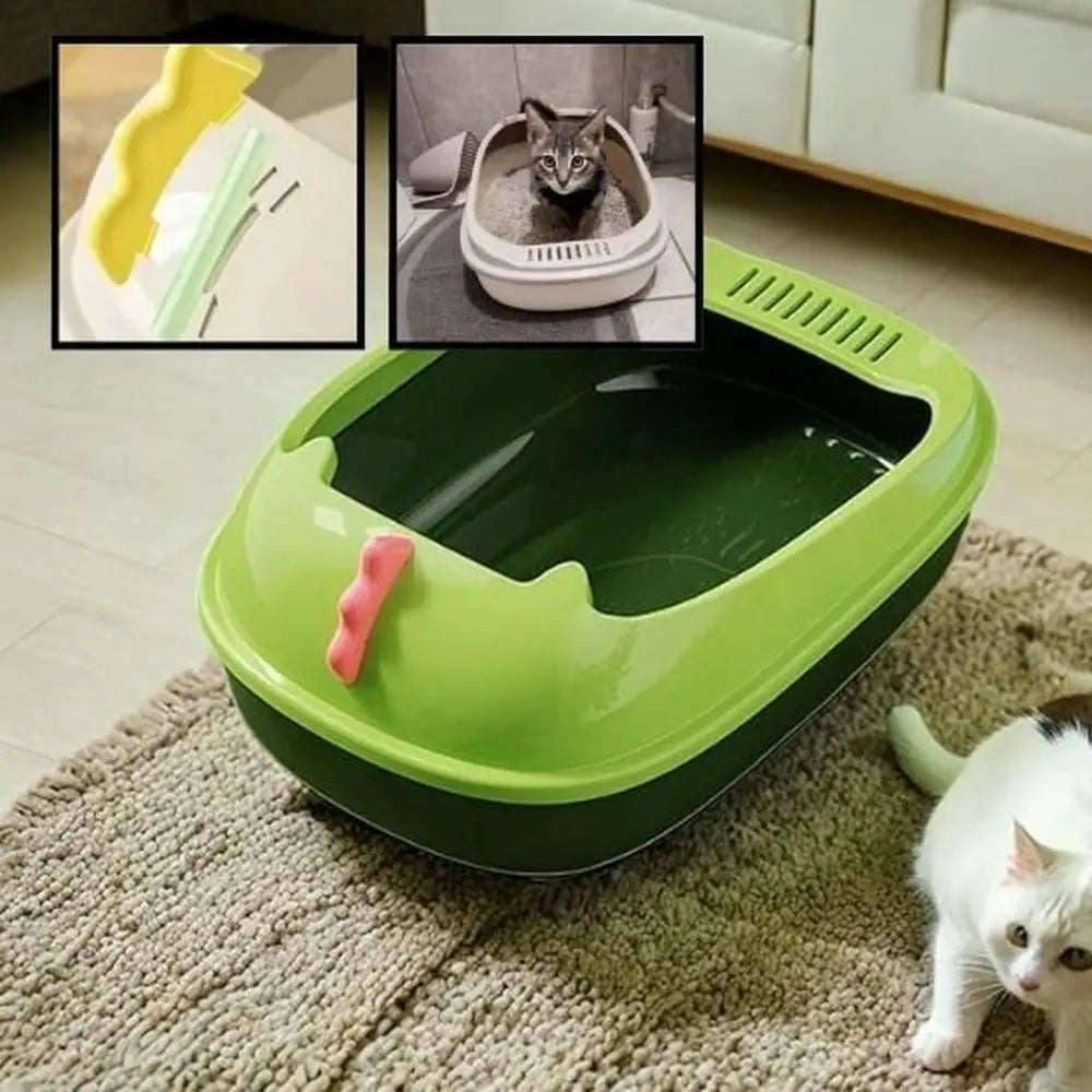 Bac à litière pour chat vert et noir, pelle rose et grille sur le bord, litière visible.